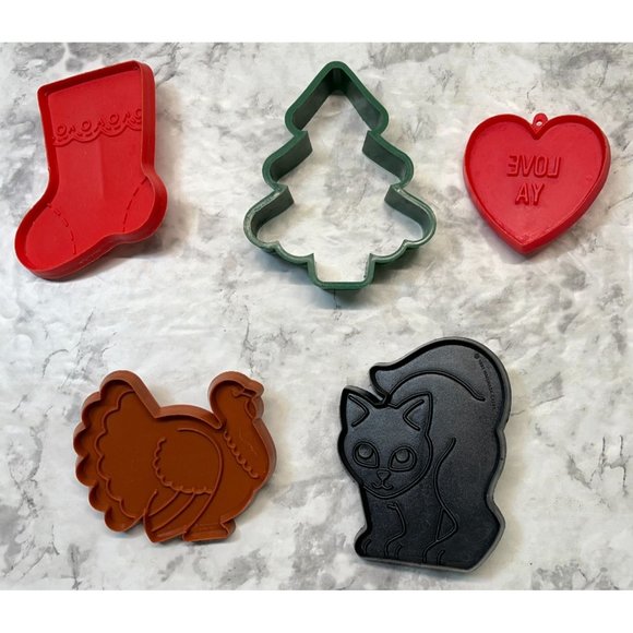 Vtg Hallmark Cookie Cutters Lot of 5 Halloween Christmas Valentines Thanksgiving - Picture 9 of 9